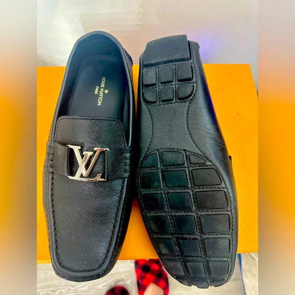 Size 9 in men’s only wore a couple of times. - Picture 2 of 4